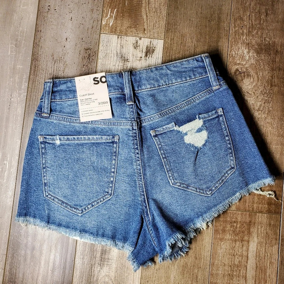 NWT SO Super High Rise Cutoff Short Size 3/26W - Picture 6 of 11
